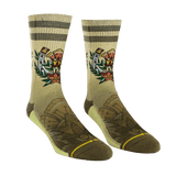 silver horse shoe, faded design on arch, flowers, luck of the irish